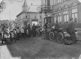 Fotografi, Sällskap i samband med bilutflykt, Levanger, 1919-07-10