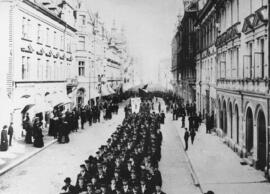 Fotografi, Demonstrationståg Storgatan, Sundsvall, 1910