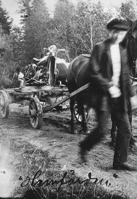 Fotografi, Motorcykel på hemfärd, Medelpad, 1920-tal