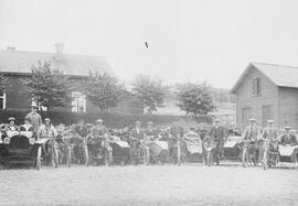 Fotografi, Sällskap i samband med bilutflykt, Medelpad, 1910- eller 1920-tal