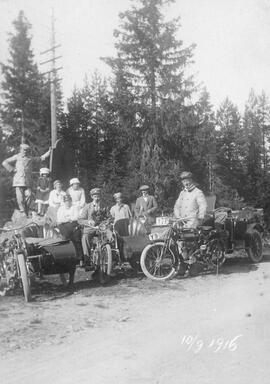 Fotografi, Sällskap i samband med bilutflykt, Medelpad, 1916-09-10